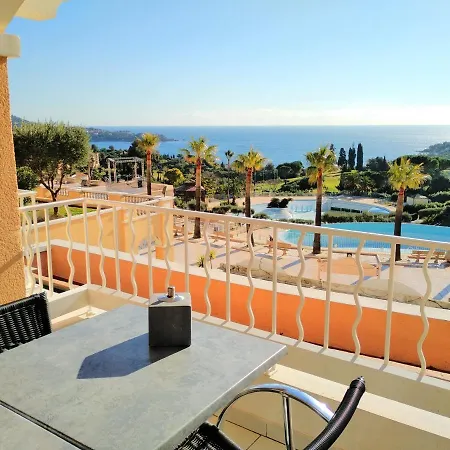 Village Cap Esterel Agay St Raphael Vue Et Piscine Apartament *