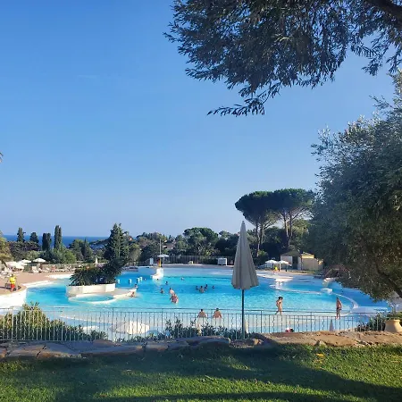 Apartament Village Cap Esterel Agay St Raphael Vue Et Piscine