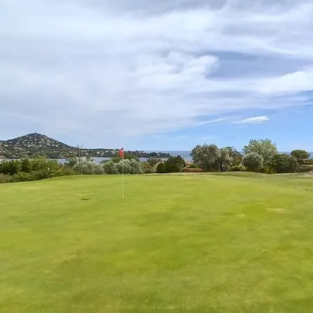 Village Cap Esterel Agay St Raphael Vue Et Piscine アパート *