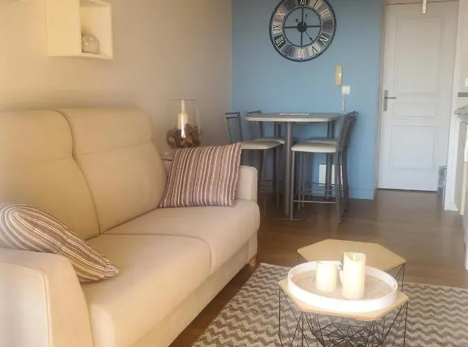 Apartment Village Cap Esterel Agay St Raphael Vue Et Piscine *