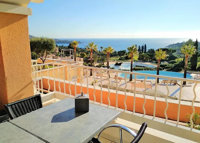 Village Cap Esterel Agay St Raphael Vue Et Piscine Apartment *