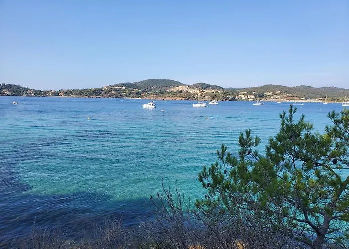 Village Cap Esterel Agay St Raphael Vue Et Piscine Saint-Raphaël