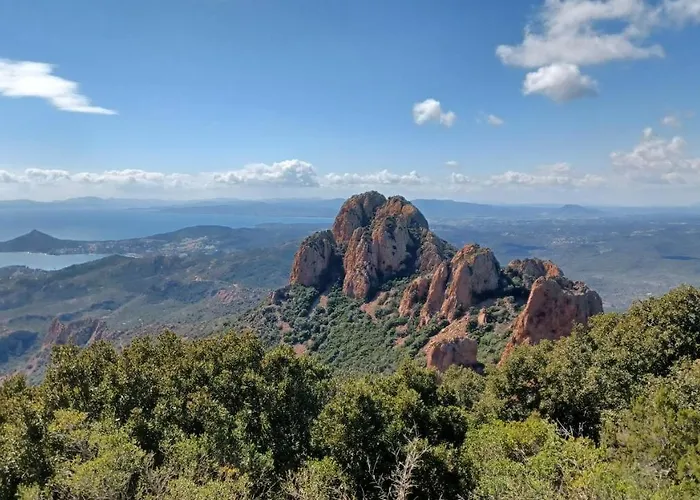 Village Cap Esterel Agay St Raphael Vue Et Piscine Saint-Raphaël