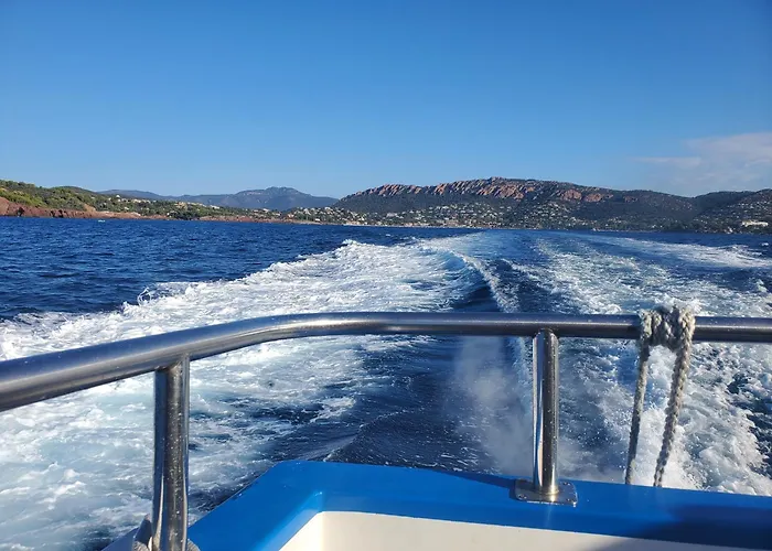 Apartment Village Cap Esterel Agay St Raphael Vue Et Piscine Saint-Raphaël