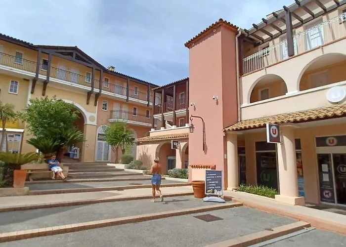 Apartment Village Cap Esterel Agay St Raphael Vue Et Piscine Saint-Raphaël