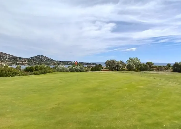 Village Cap Esterel Agay St Raphael Vue Et Piscine Apartment *