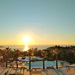Village Cap Esterel Agay St Raphael Vue Et Piscine Lejlighed *