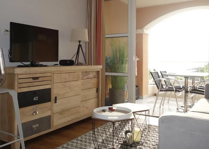 Village Cap Estérel Agay St Raphaël Vue Et Piscine Apartamento *